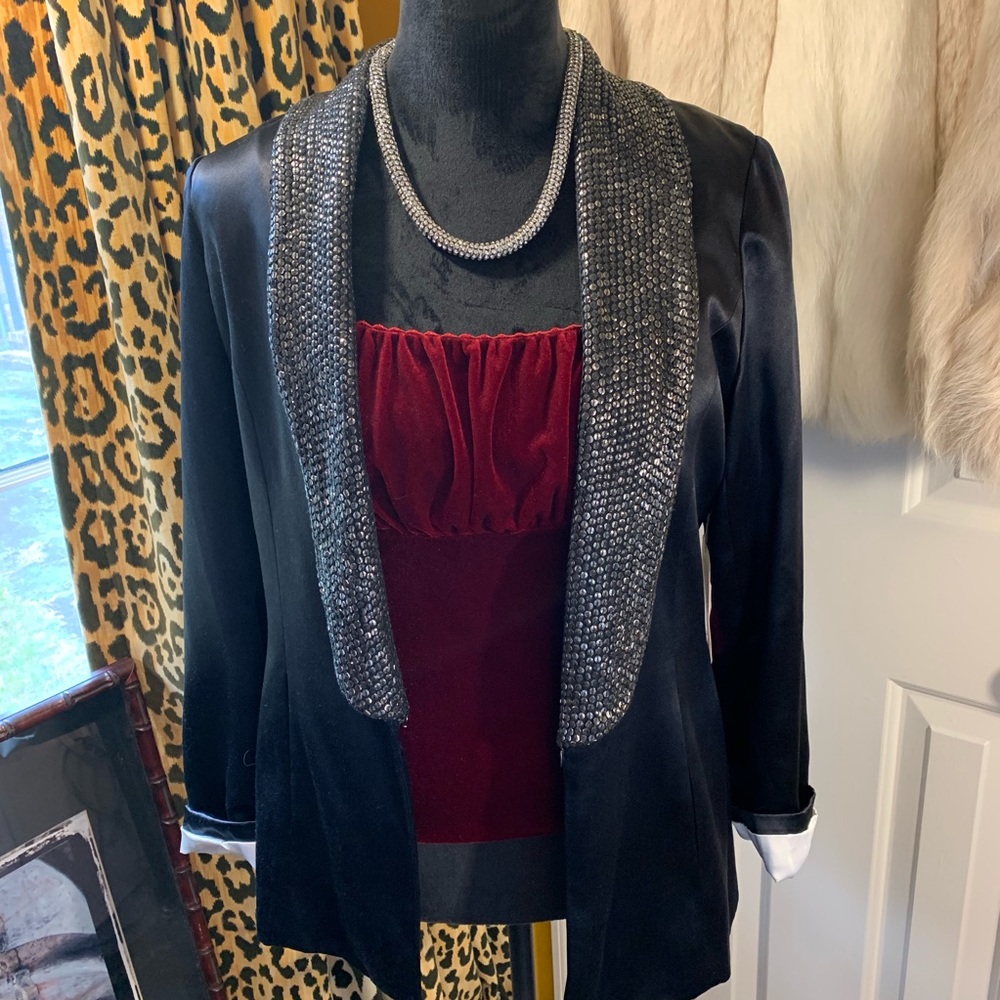 These sold already!!!Seal Holiday 2 Tanks for Elegant look sIze Lowest price